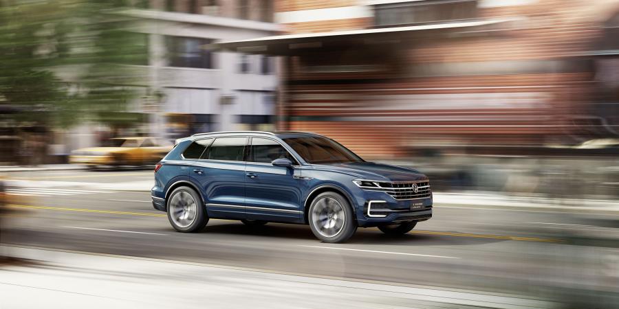  Volkswagen T-Prime Concept GTE 2016 года  (фото 24 из 59)